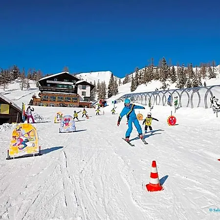 Appartements-restaurant Schwaiger Direkt Beim Lift Und Wunderschoenen Bergblick * Tauplitz