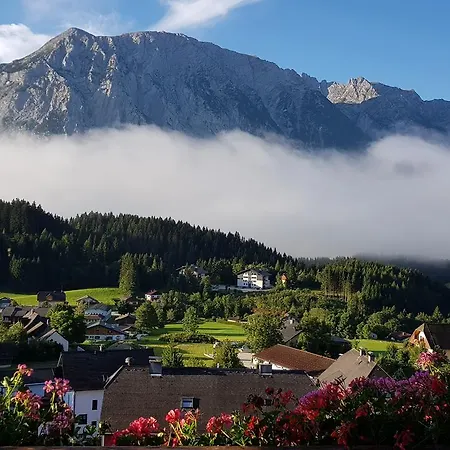 Appartements-restaurant Schwaiger Direkt Beim Lift Und Wunderschoenen Bergblick